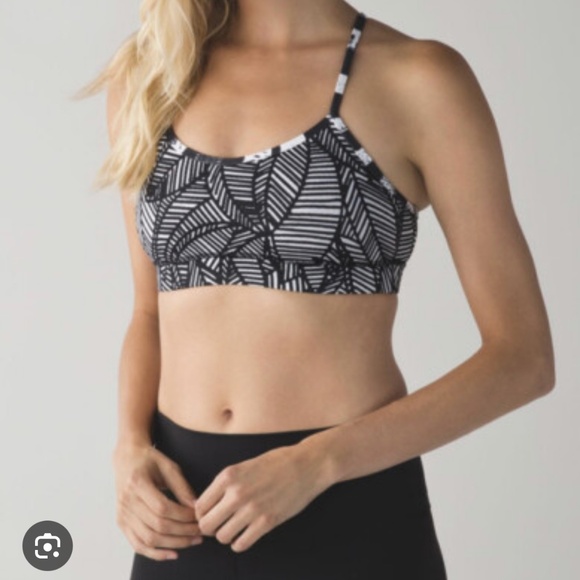 lululemon athletica Tops - Lululemon Flow Y Bra IV Size 6